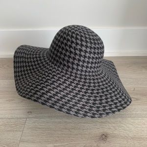 💯 wool hat from San Diego Hat Company. O size